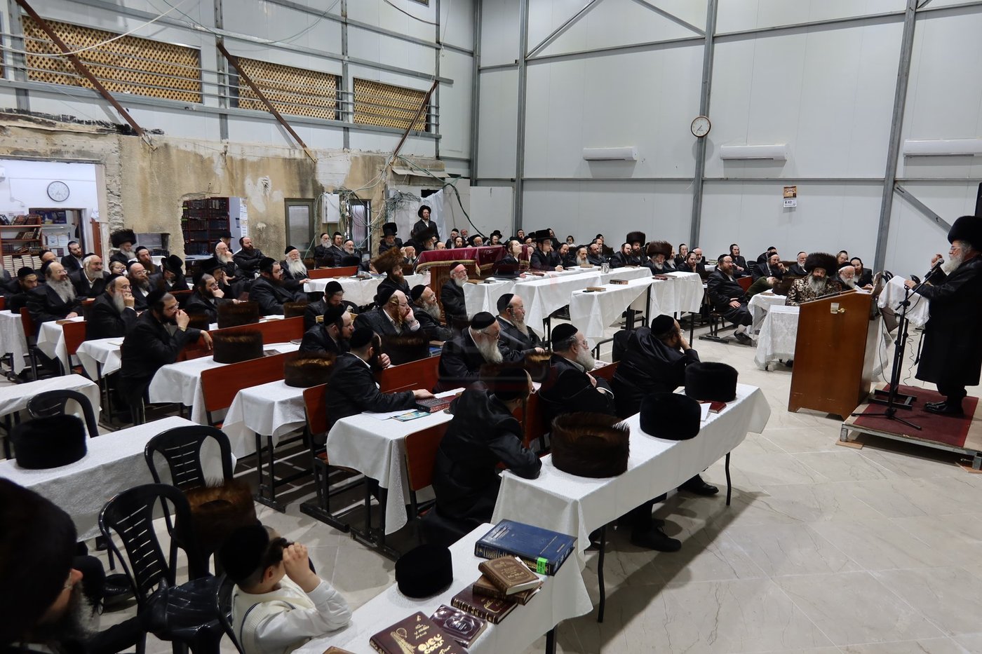 הגרי"ד אלתר בשיעור בחוה"מ פסח בזוטשקא