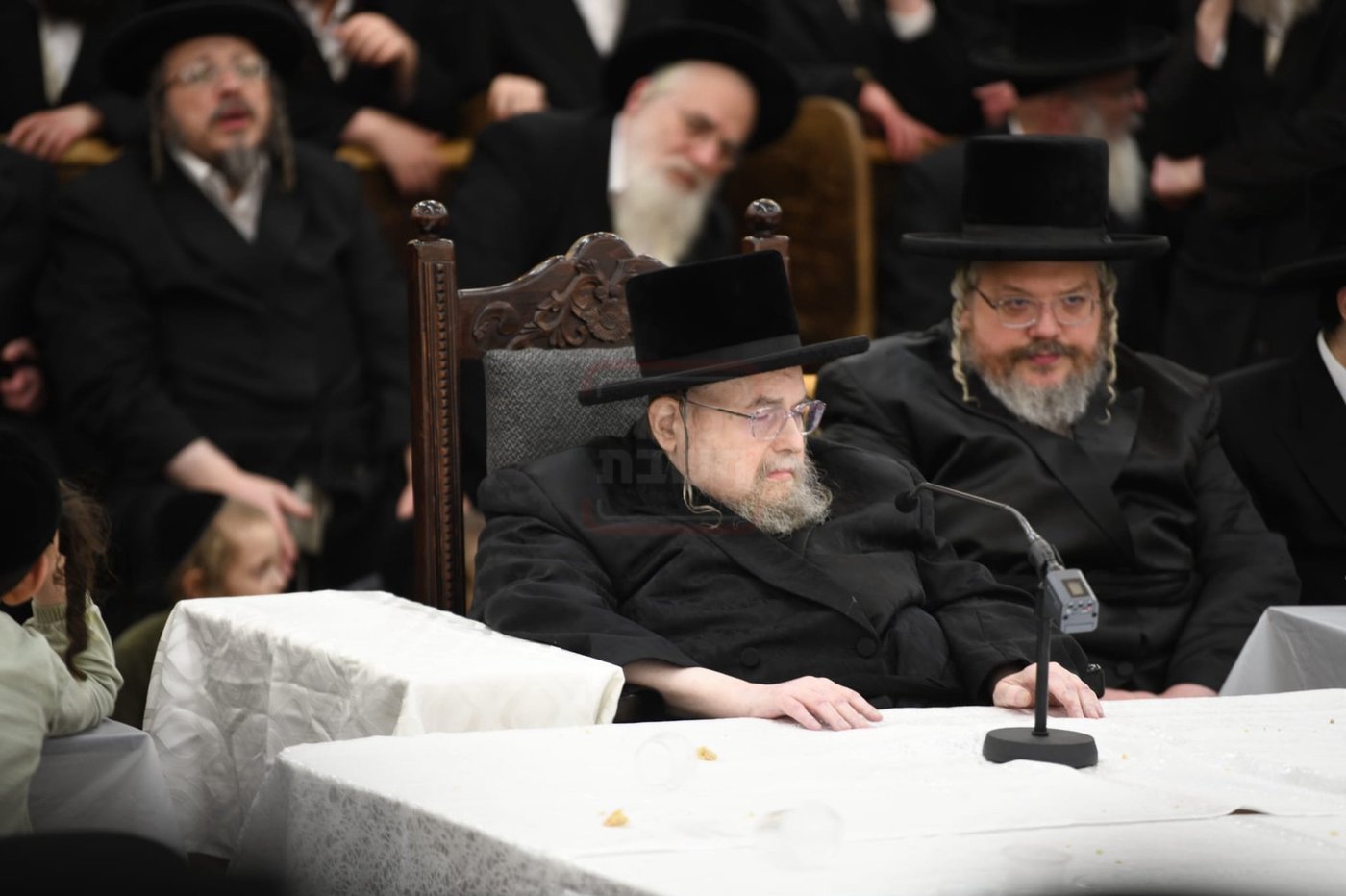 האדמו"ר מבעלזא בסיום בכורים בערב פסח