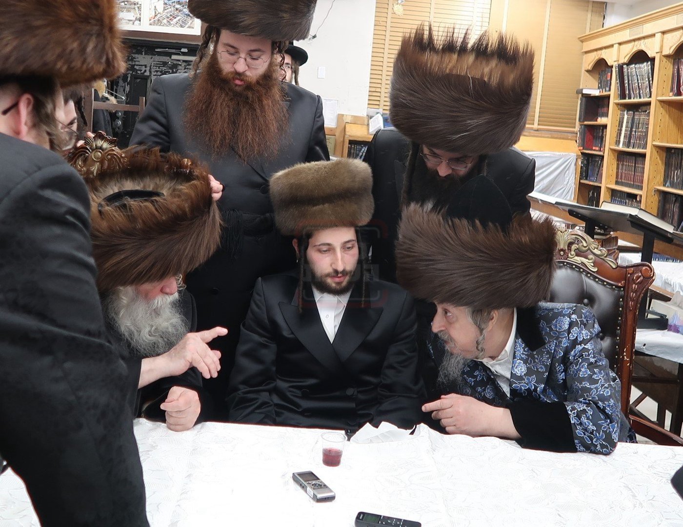 פסח בחצה"ק סקאליע 