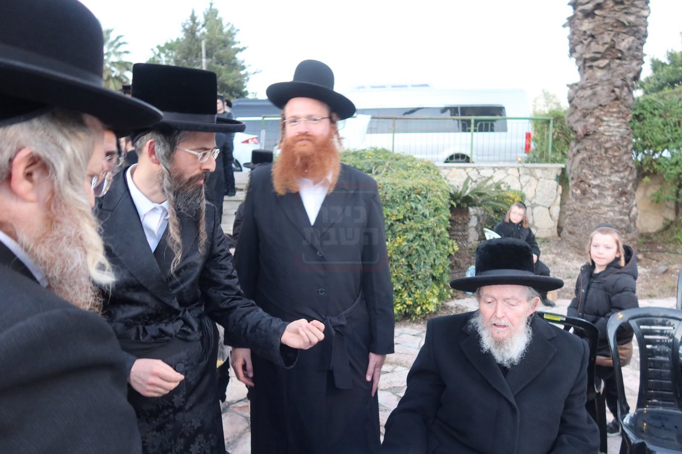 האדמו"ר מזוועהיל בשאיבת מים שלנו