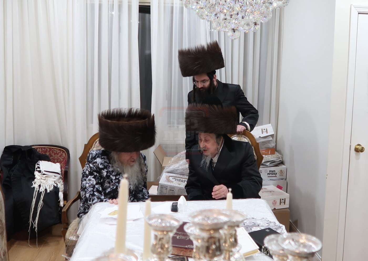 פסח בחצה"ק סקאליע 