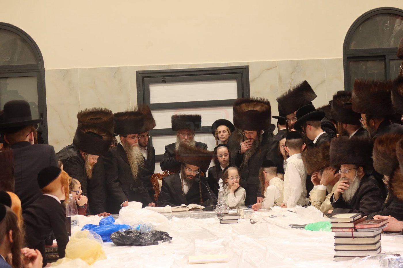 חג הפסח בחצה"ק זוועיהיל