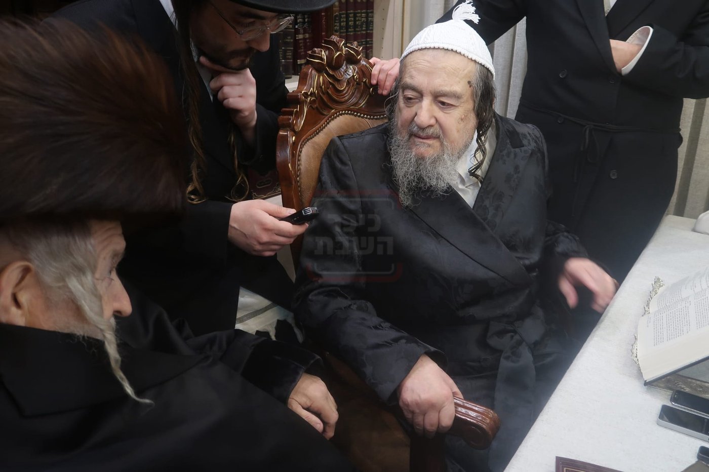 האדמו"ר מטעמשוואר בביקור אצל הגרי"מ שעכטער