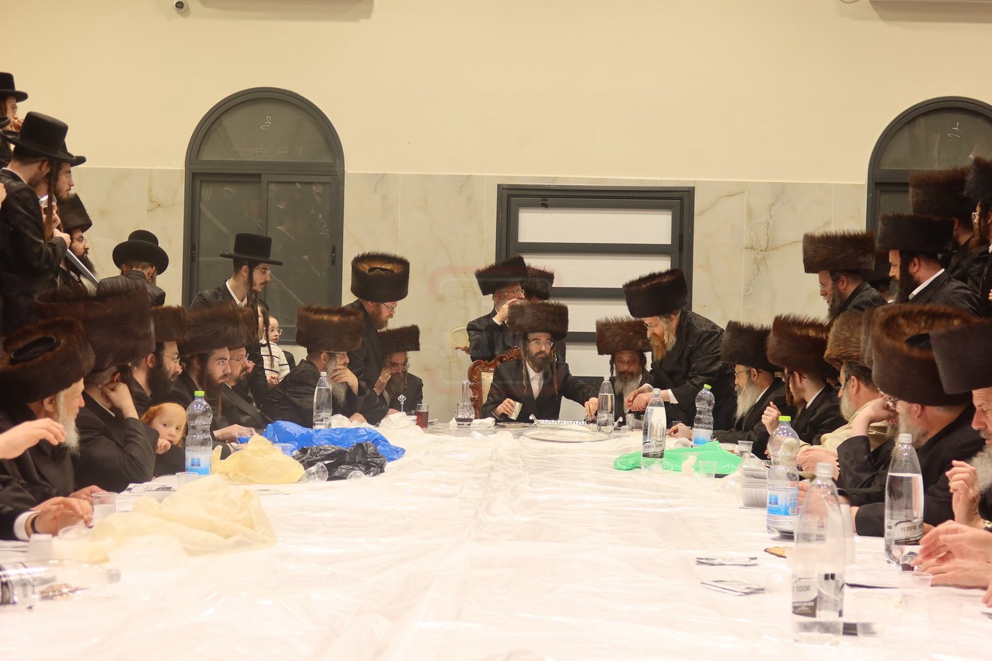 חג הפסח בחצה"ק זוועיהיל