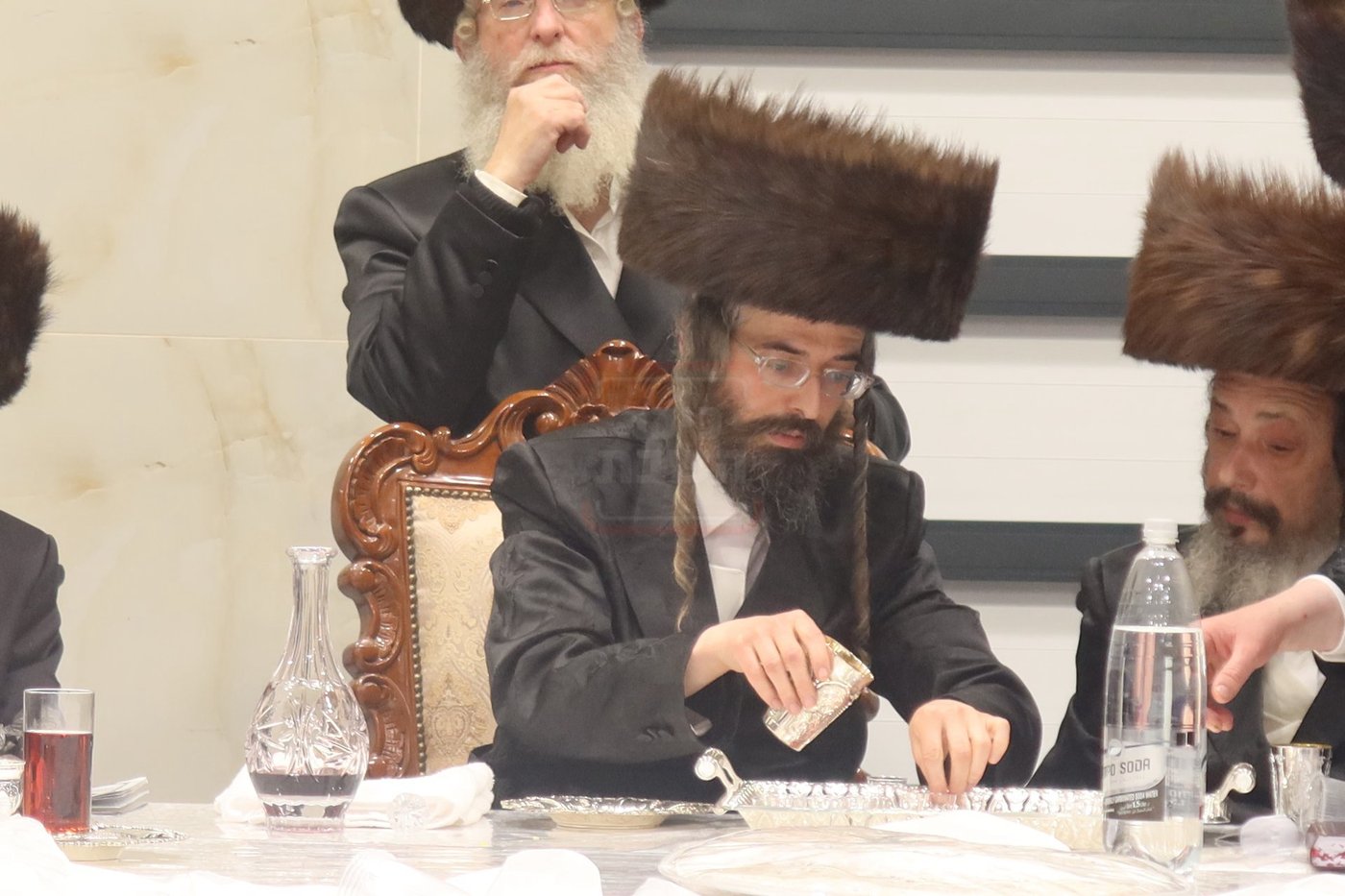 חג הפסח בחצה"ק זוועיהיל