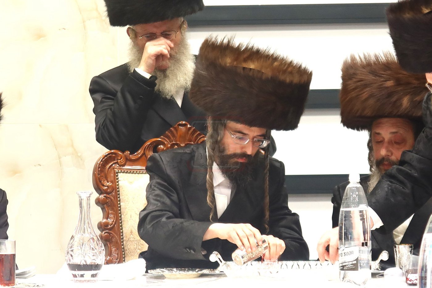 חג הפסח בחצה"ק זוועיהיל