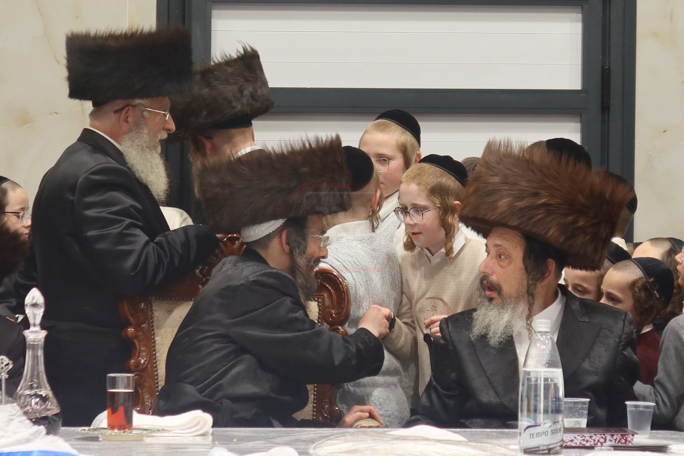 חג הפסח בחצה"ק זוועיהיל