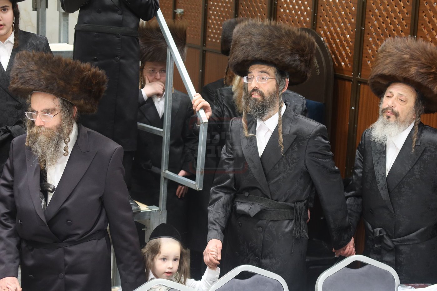 חג הפסח בחצה"ק זוועיהיל