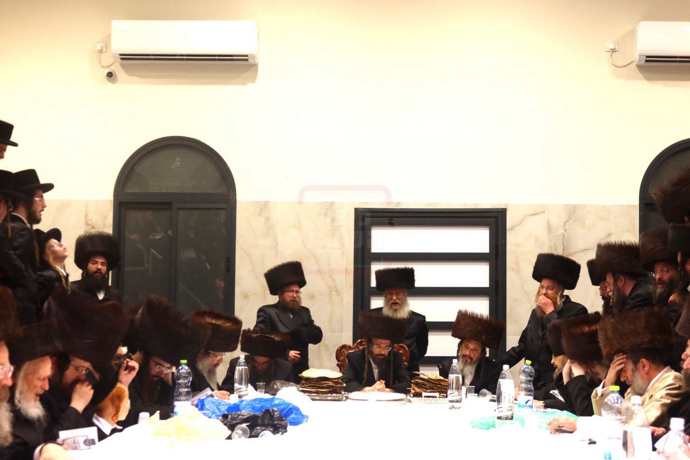 חג הפסח בחצה"ק זוועיהיל