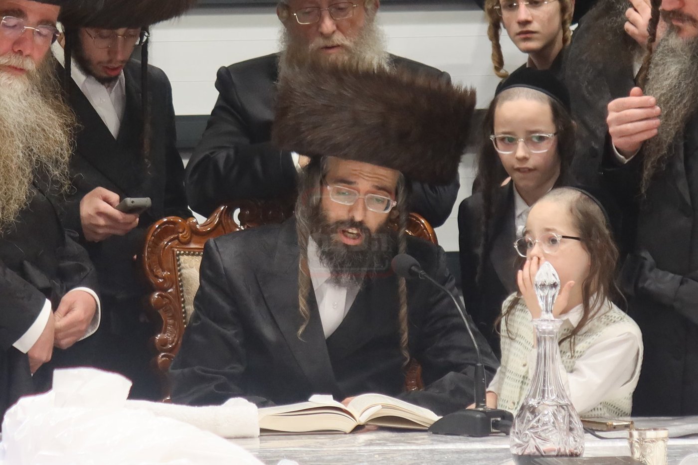 חג הפסח בחצה"ק זוועיהיל