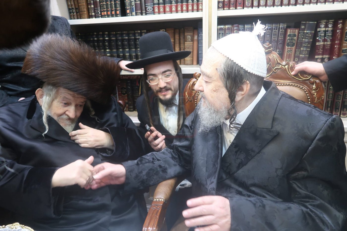 האדמו"ר מטעמשוואר בביקור אצל הגרי"מ שעכטער