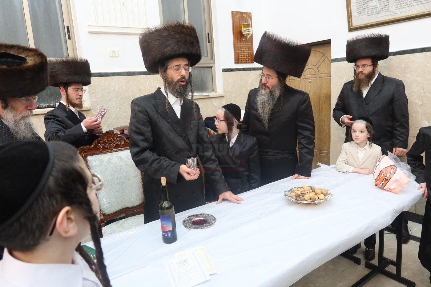 חג הפסח בחצה"ק זוועיהיל