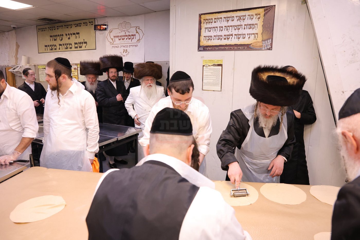 האדמו"ר מנדבורנה ירושלים באפיית מצות מצווה