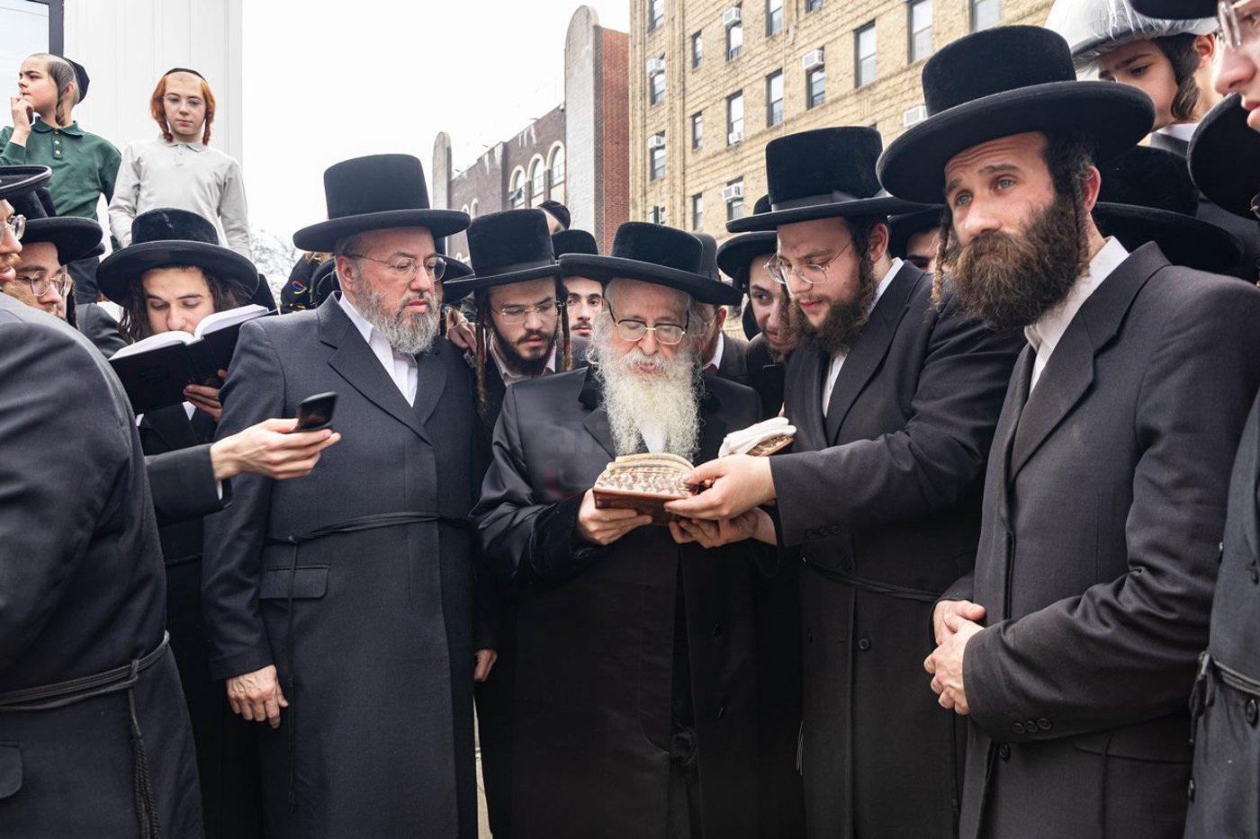 חג הפסח בחצה"ק צאנז קלויזנבורג