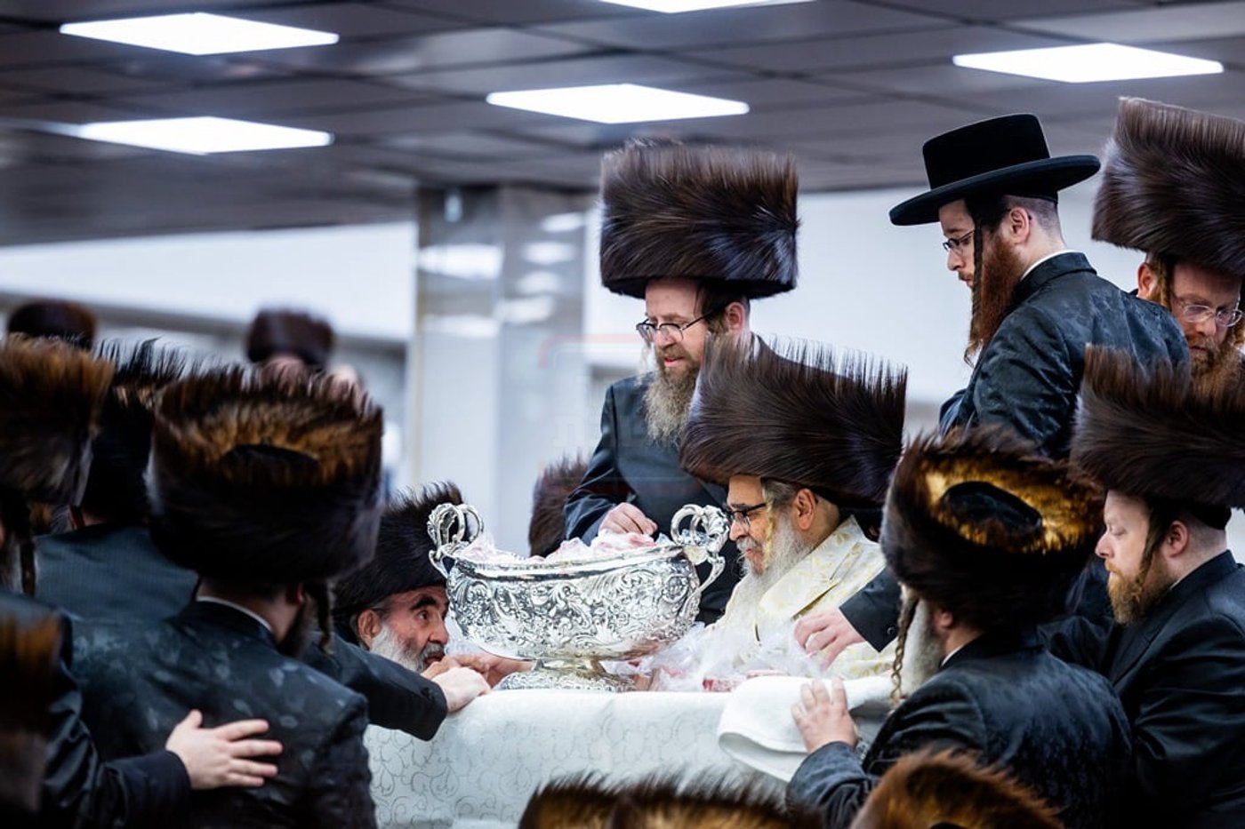 מעמד הפייסות ומסירת מתנות כהונה בסאטמר