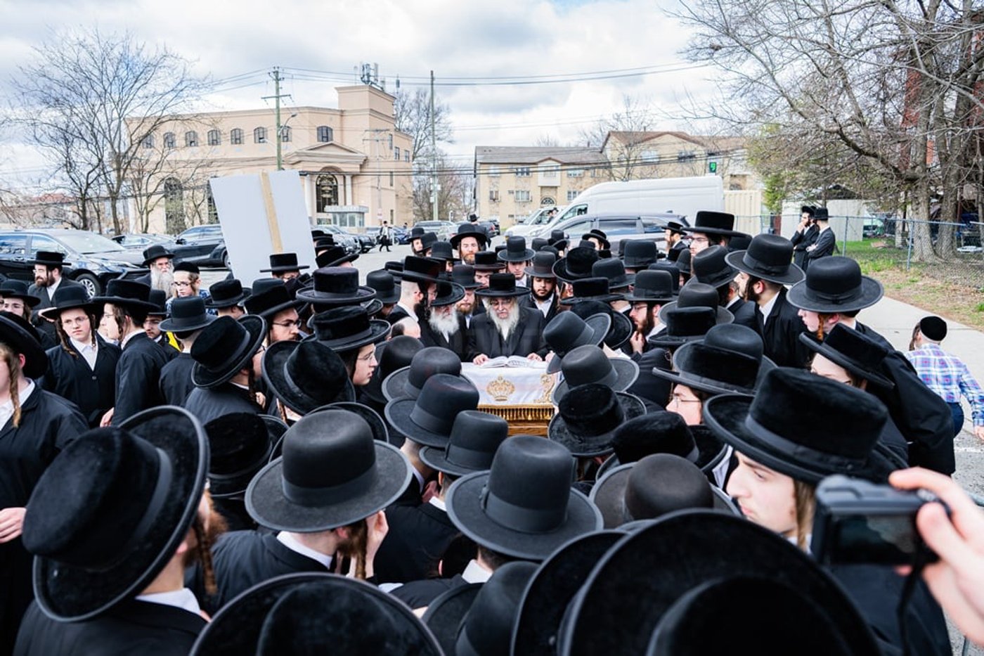 האדמו"ר מסאטמר בשריפת חמץ
