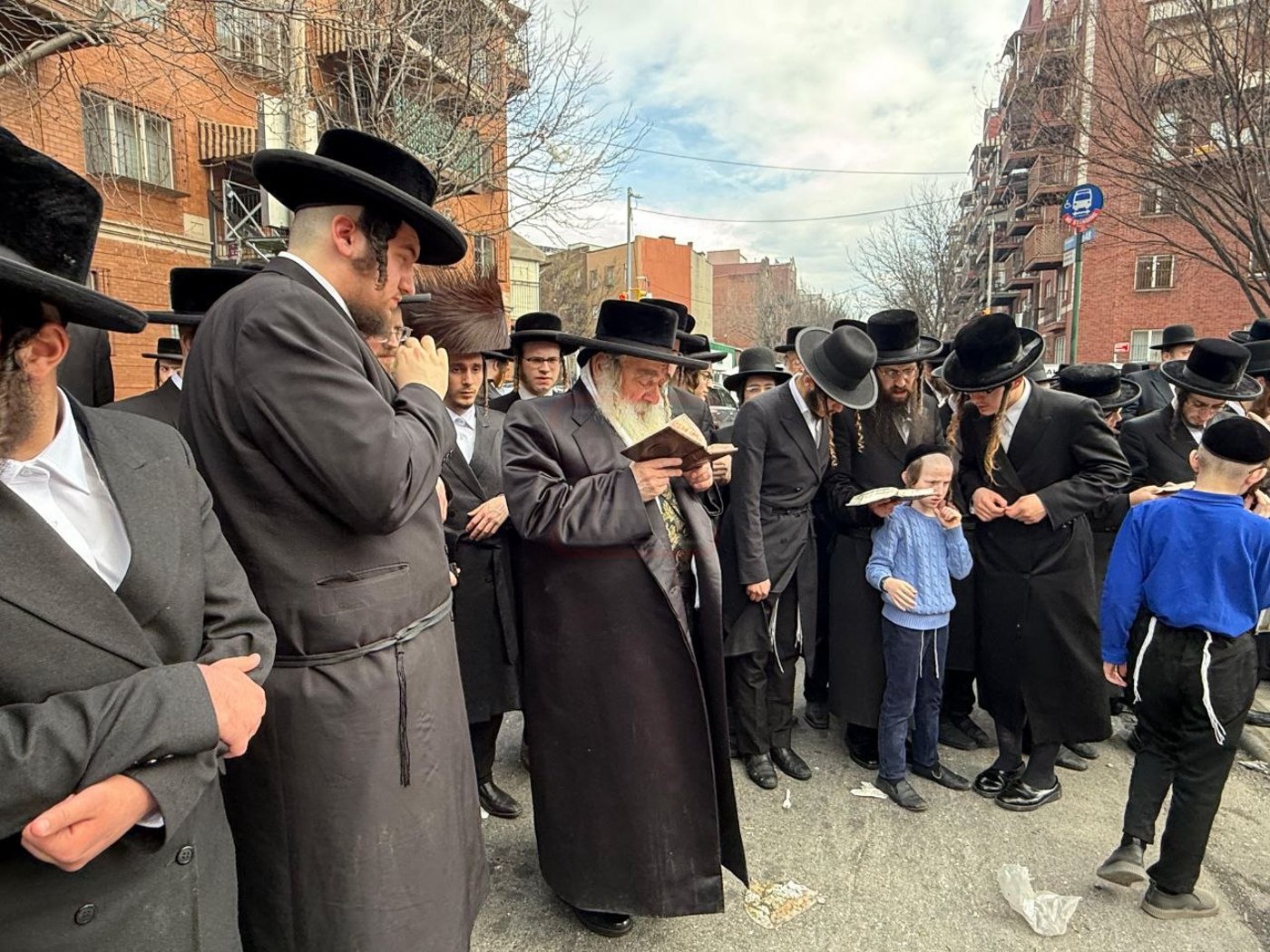 חג הפסח בחצה"ק קראלי