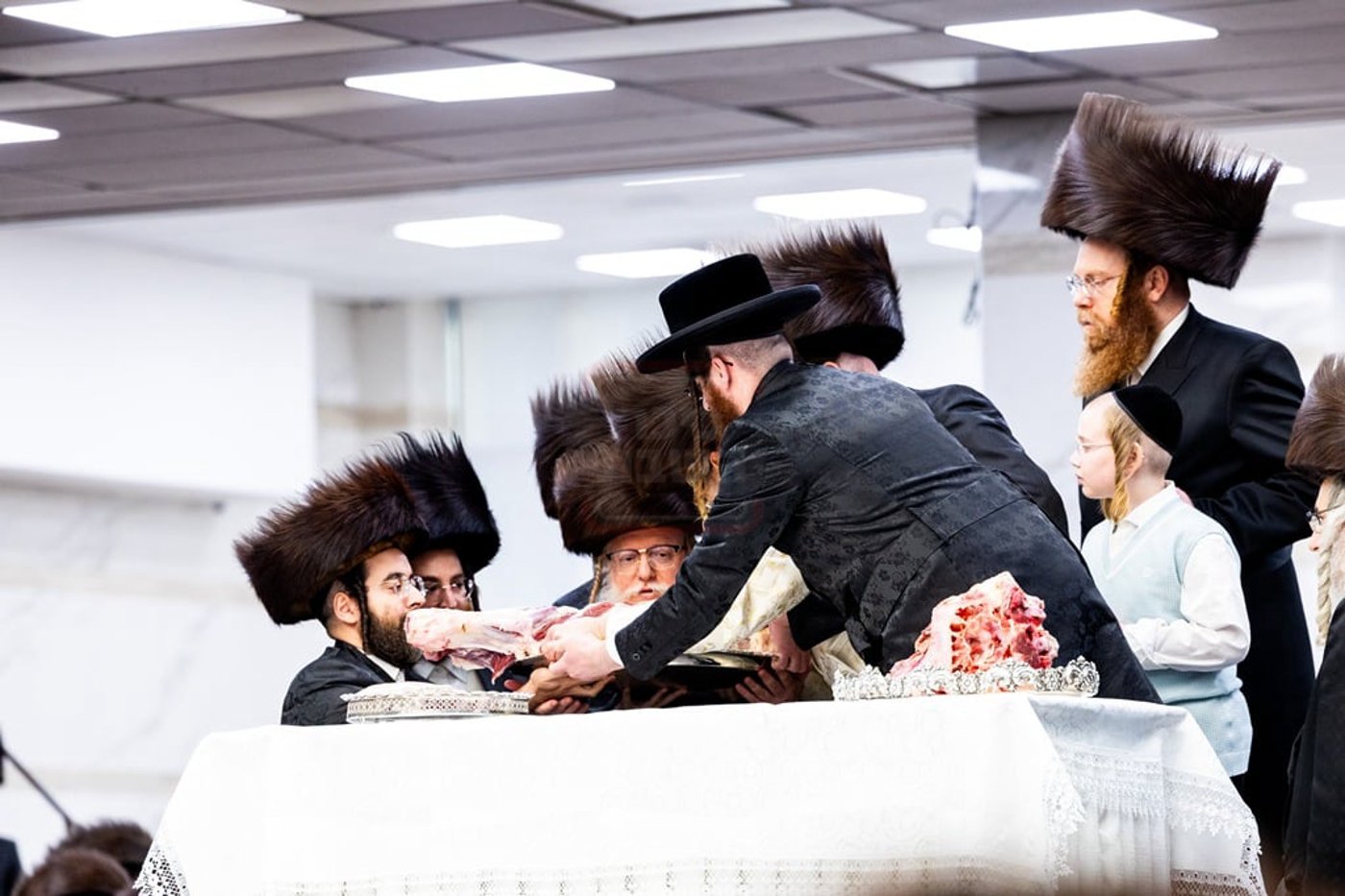 מעמד הפייסות ומסירת מתנות כהונה בסאטמר