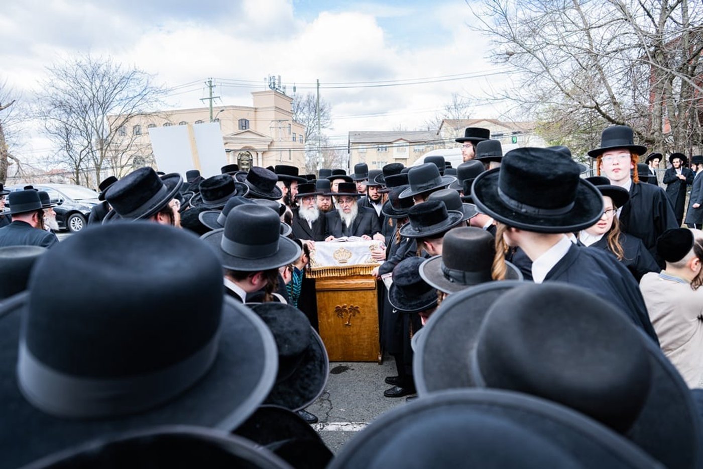 האדמו"ר מסאטמר בשריפת חמץ
