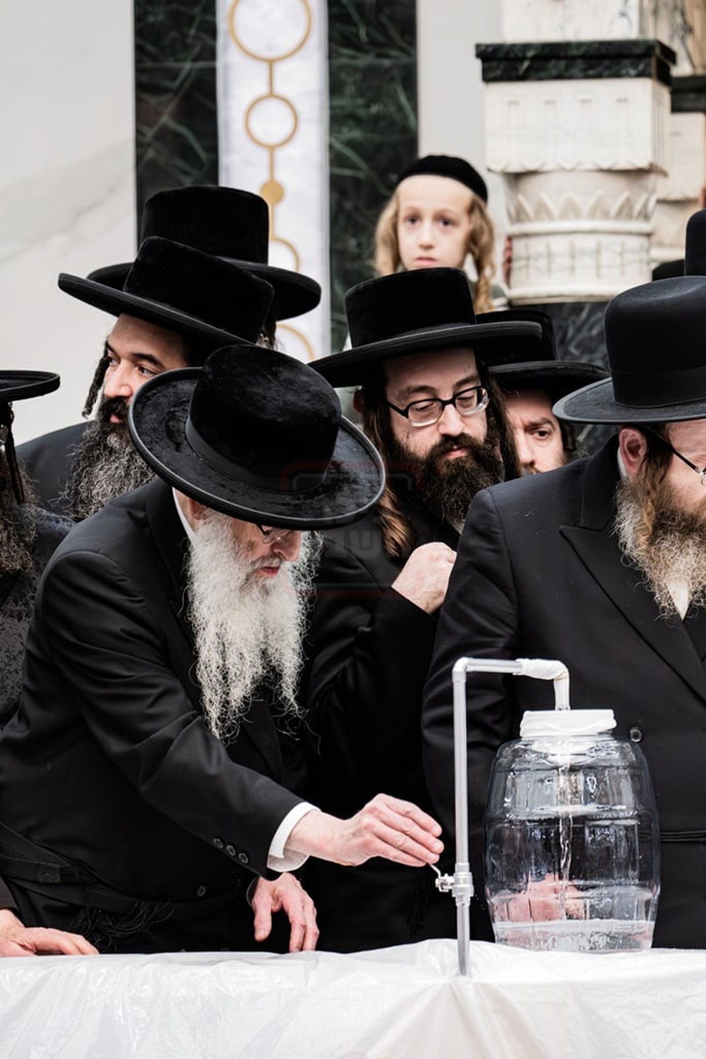 האדמו"ר מסאטמר בשאיבת מים שלנו