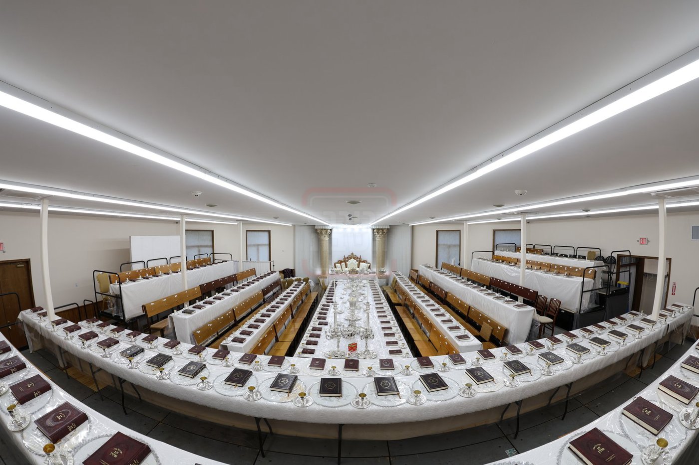 שולחן ליל הסדר של האדמו"ר מסאטמר