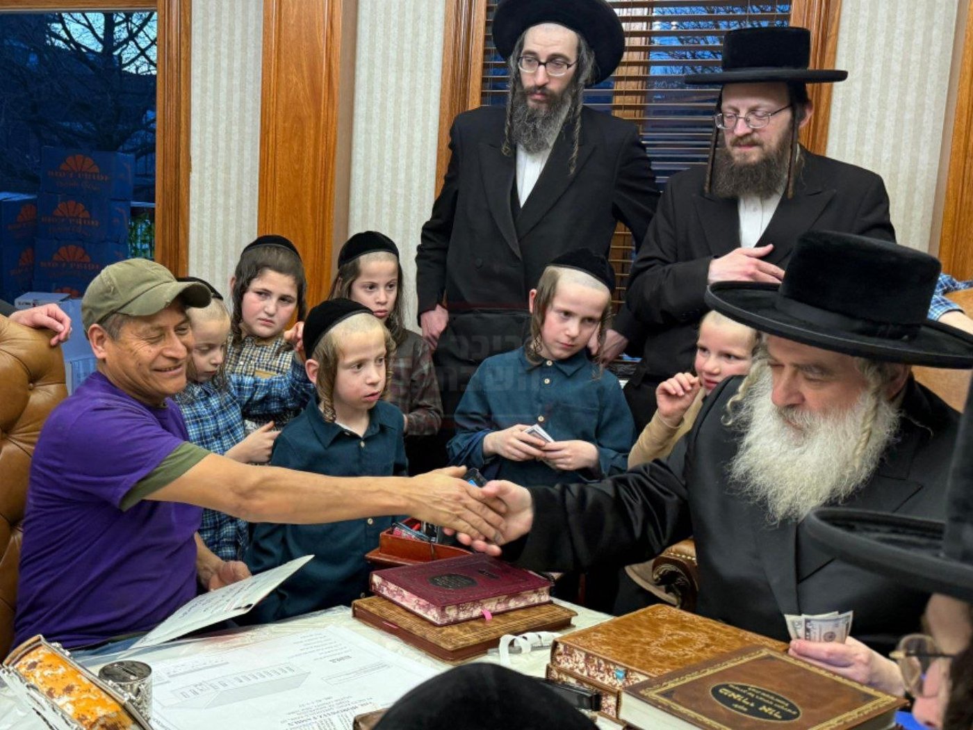 חג הפסח בחצה"ק קראלי