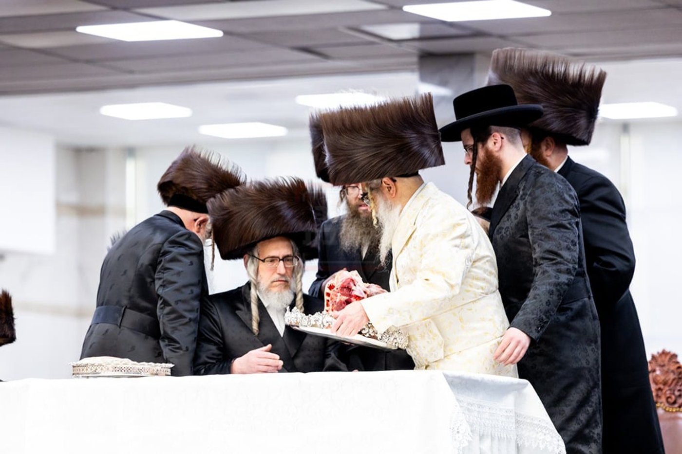 מעמד הפייסות ומסירת מתנות כהונה בסאטמר