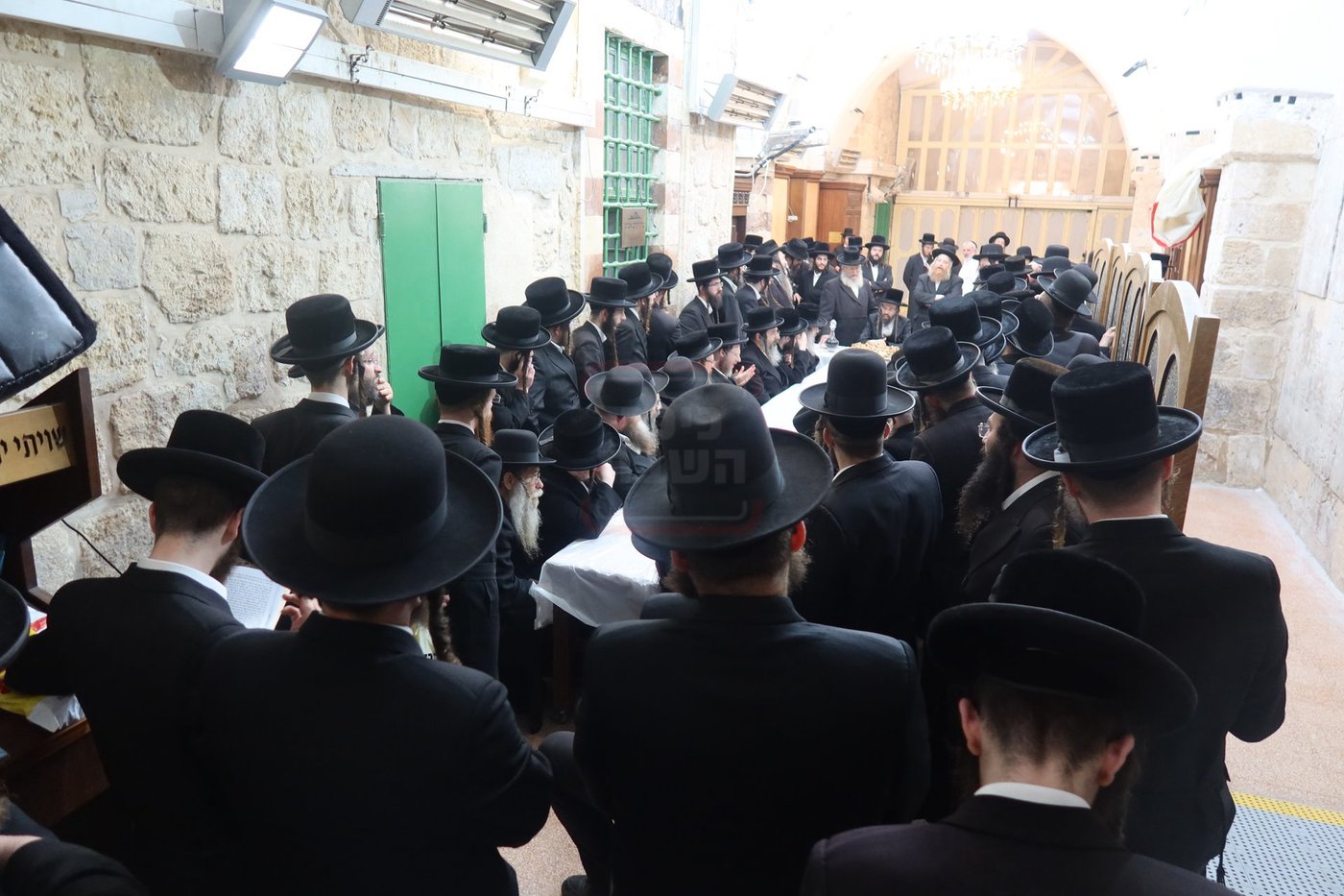 חסידי זוועהיל בעיר האבות חברון