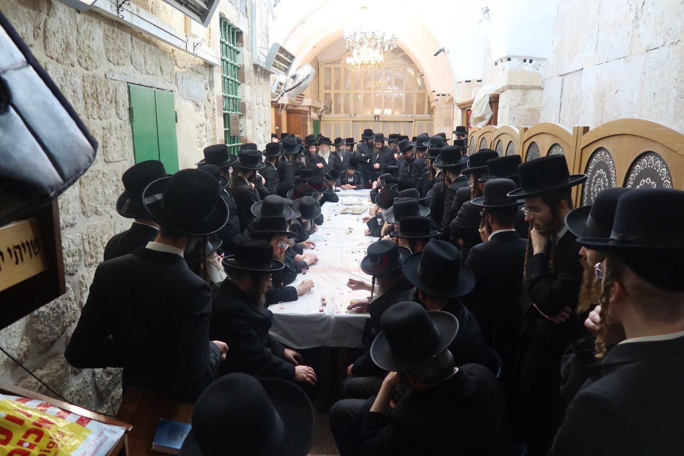 חסידי זוועהיל בעיר האבות חברון