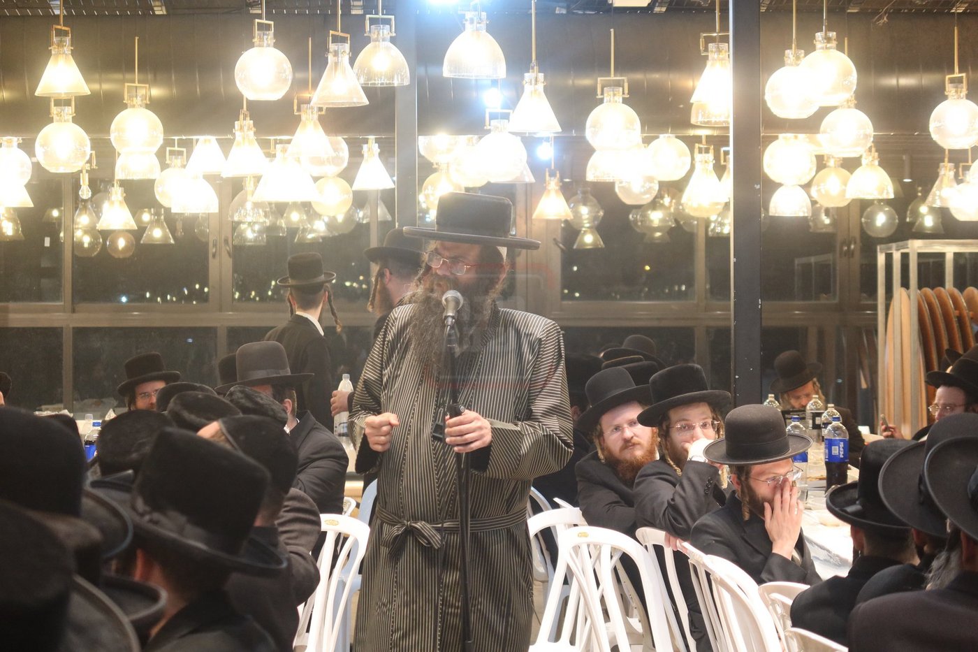 חסידי זוועהיל בעיר האבות חברון