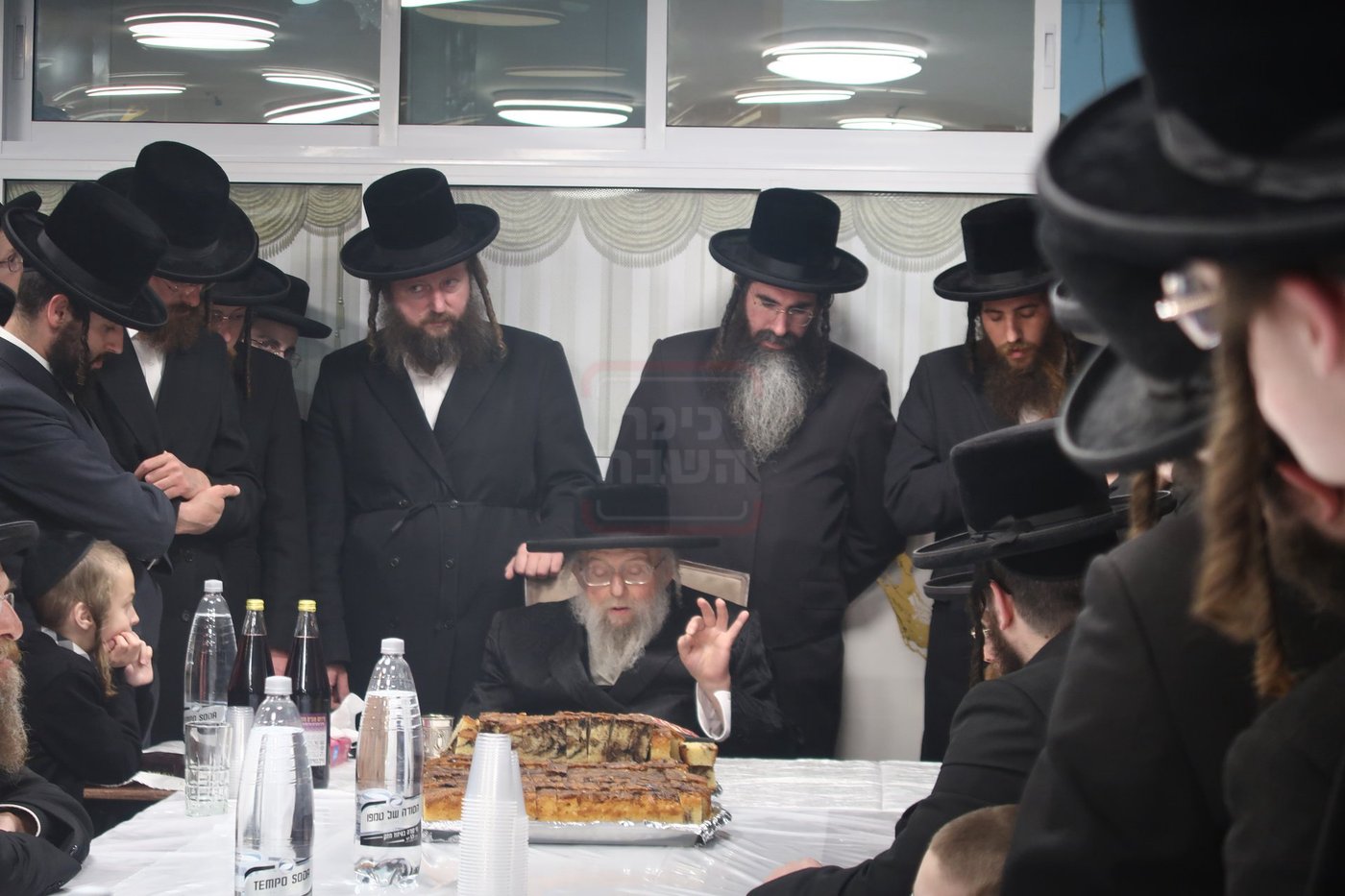 האדמו"ר מפינסק קרלין בביקור בבית שמש