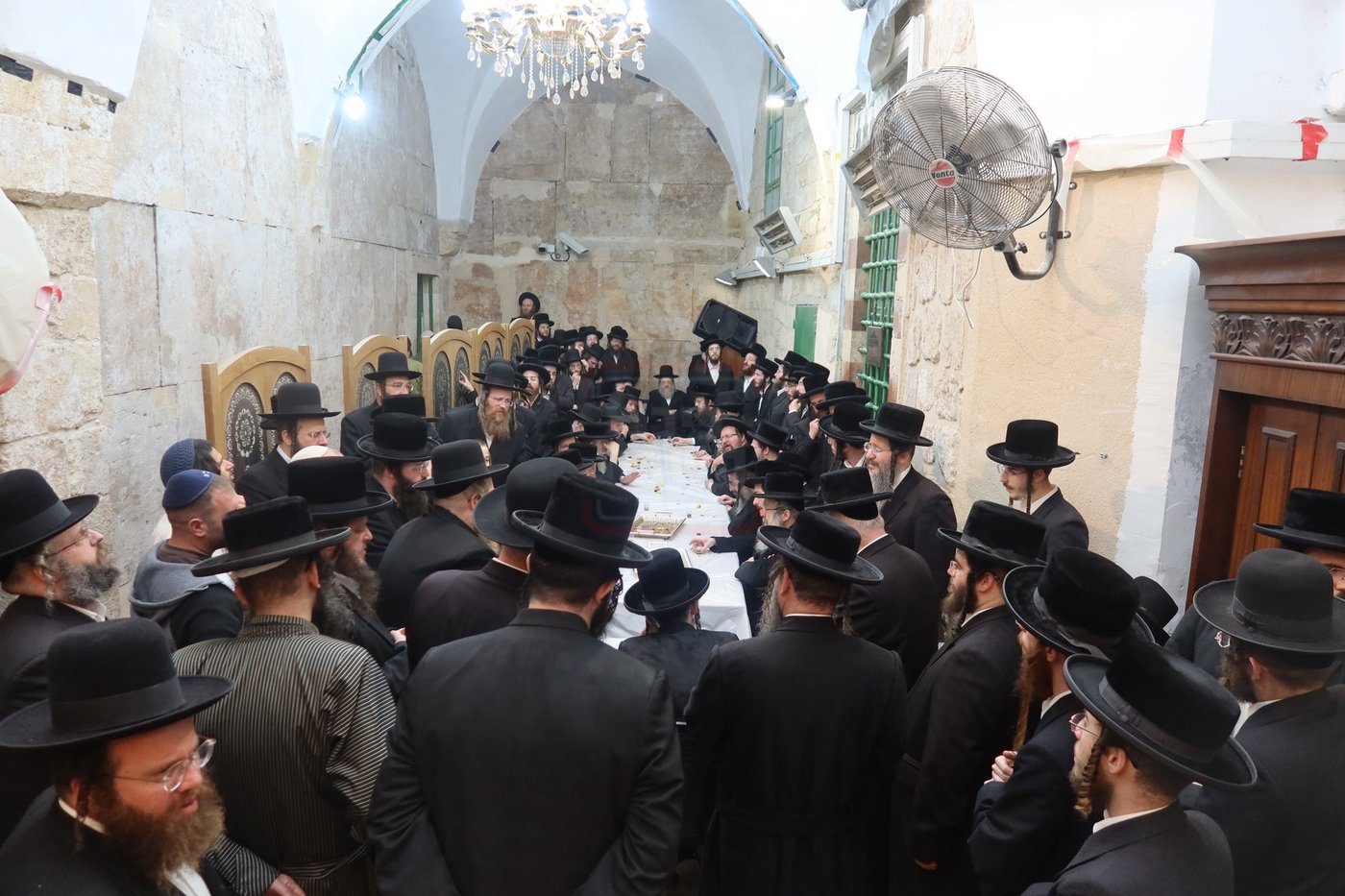 חסידי זוועהיל בעיר האבות חברון