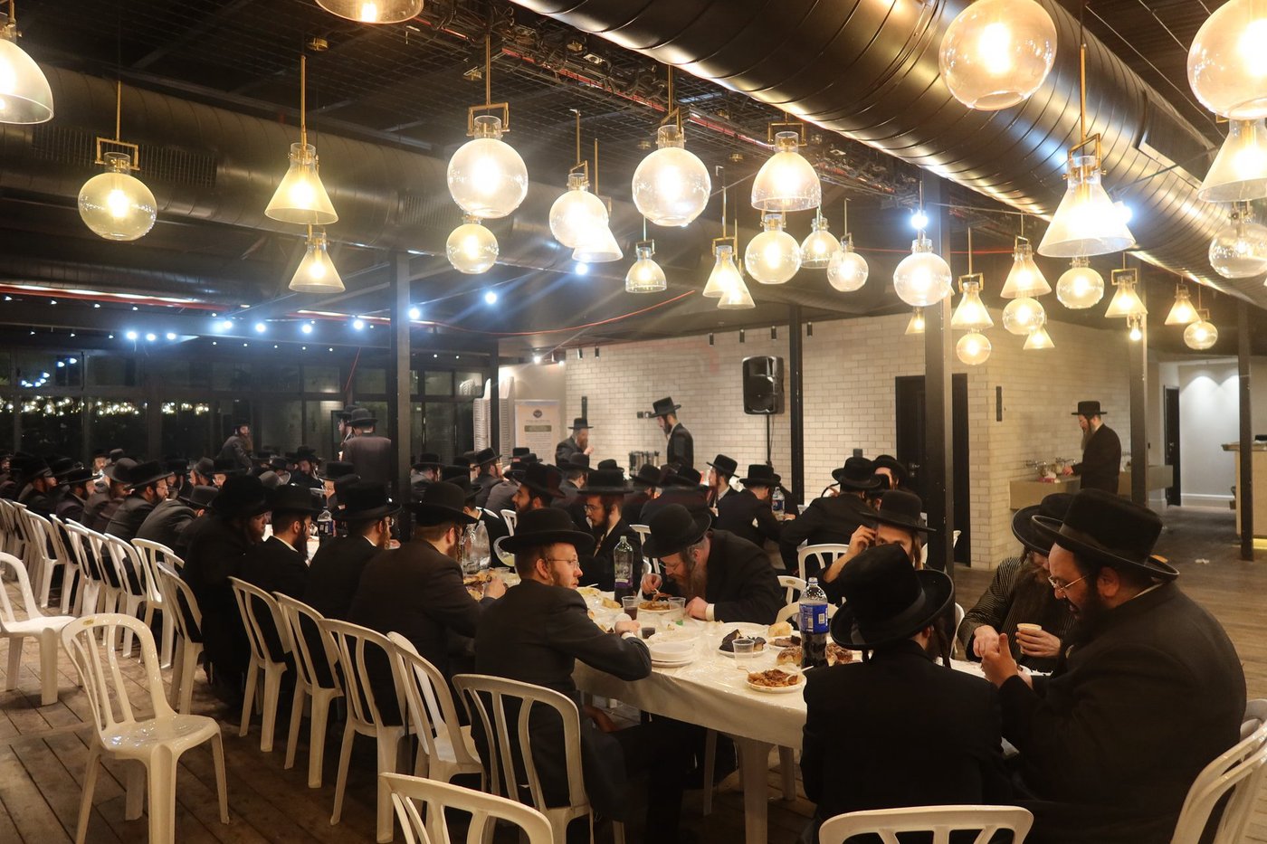 חסידי זוועהיל בעיר האבות חברון