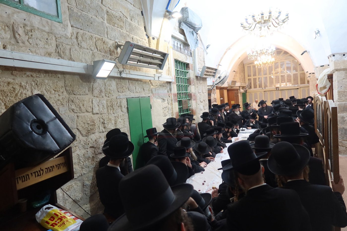 חסידי זוועהיל בעיר האבות חברון