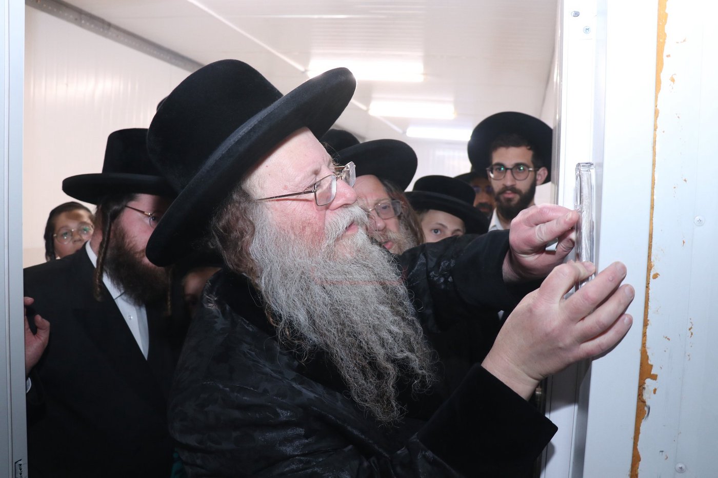 מעמד יציקת הבורות בקוזמיר 