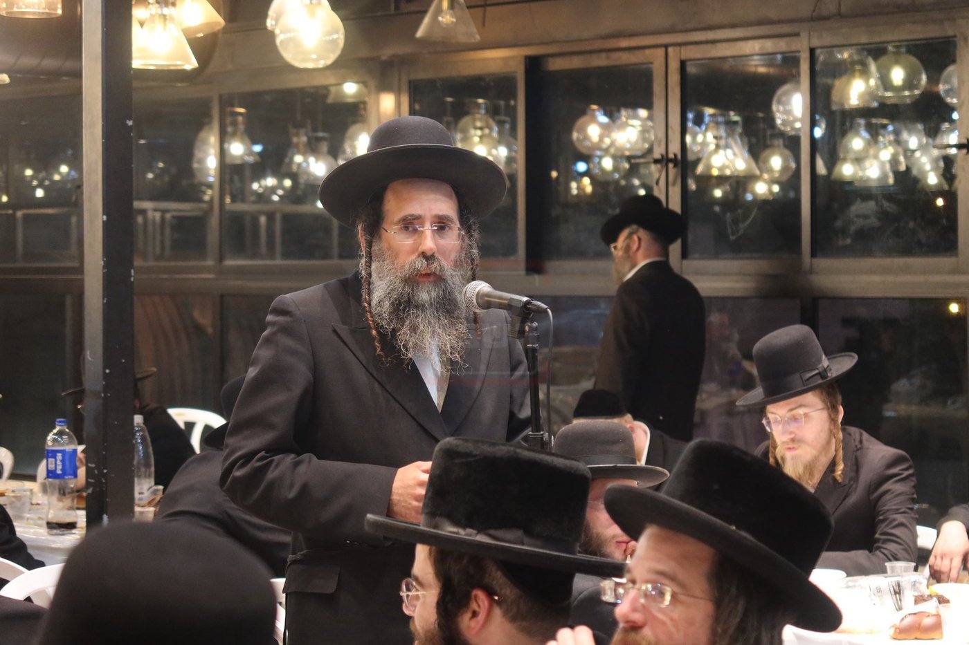 חסידי זוועהיל בעיר האבות חברון