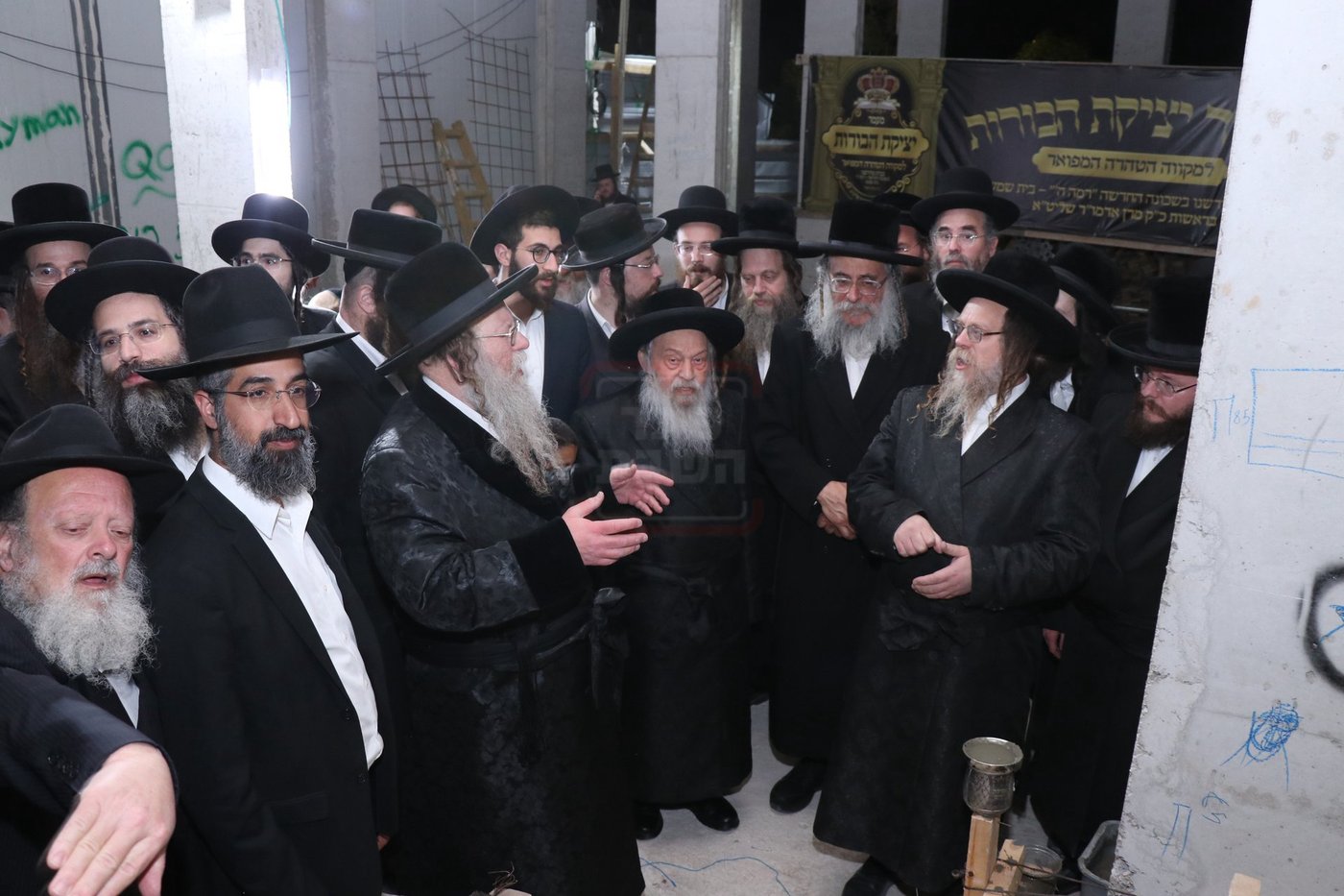 מעמד יציקת הבורות בקוזמיר 