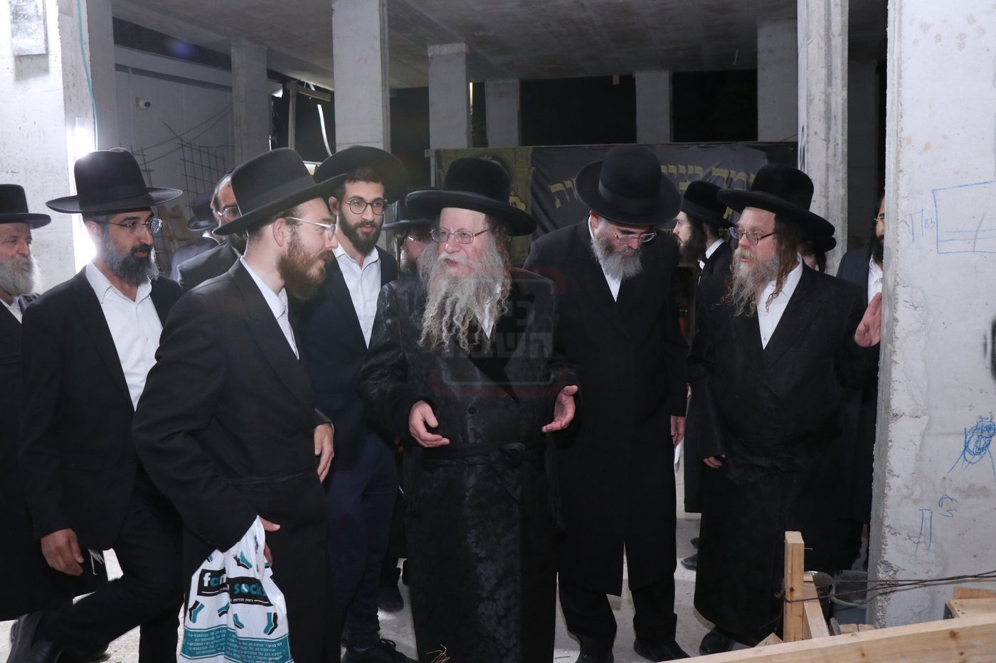 מעמד יציקת הבורות בקוזמיר 