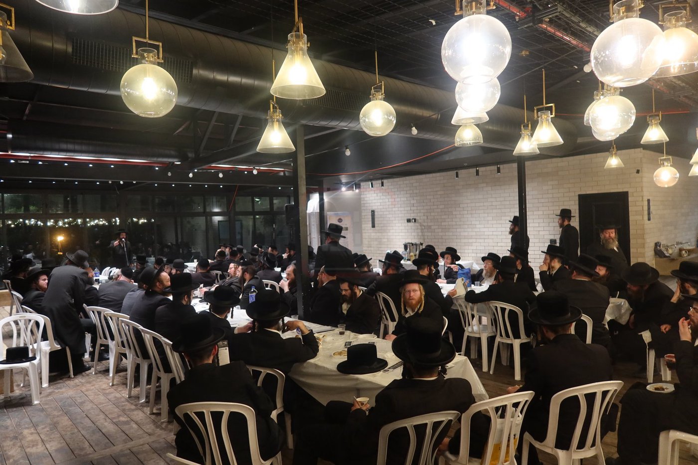 חסידי זוועהיל בעיר האבות חברון