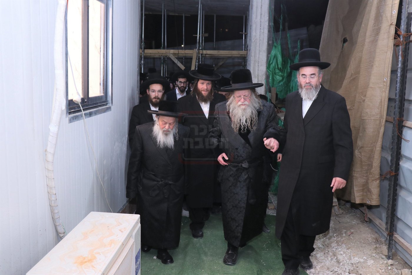 מעמד יציקת הבורות בקוזמיר 