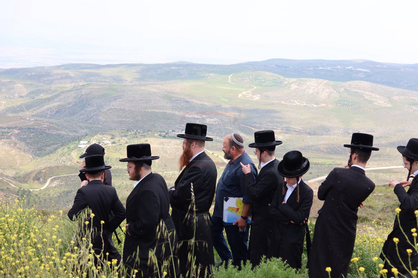 האדמו"ר מקאליב בסיור בשומרון