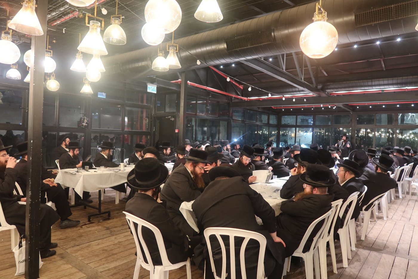 חסידי זוועהיל בעיר האבות חברון