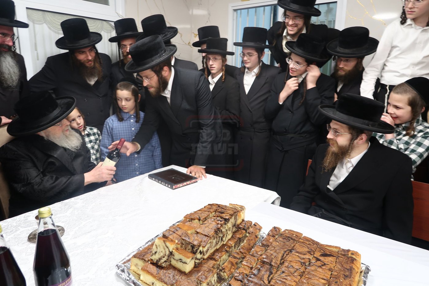 האדמו"ר מפינסק קרלין בביקור בבית שמש