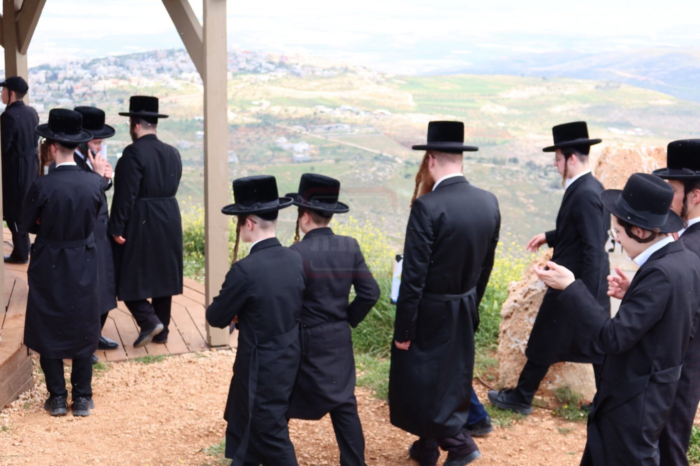 האדמו"ר מקאליב בסיור בשומרון