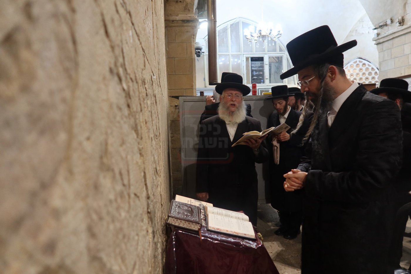 חסידי זוועהיל בעיר האבות חברון