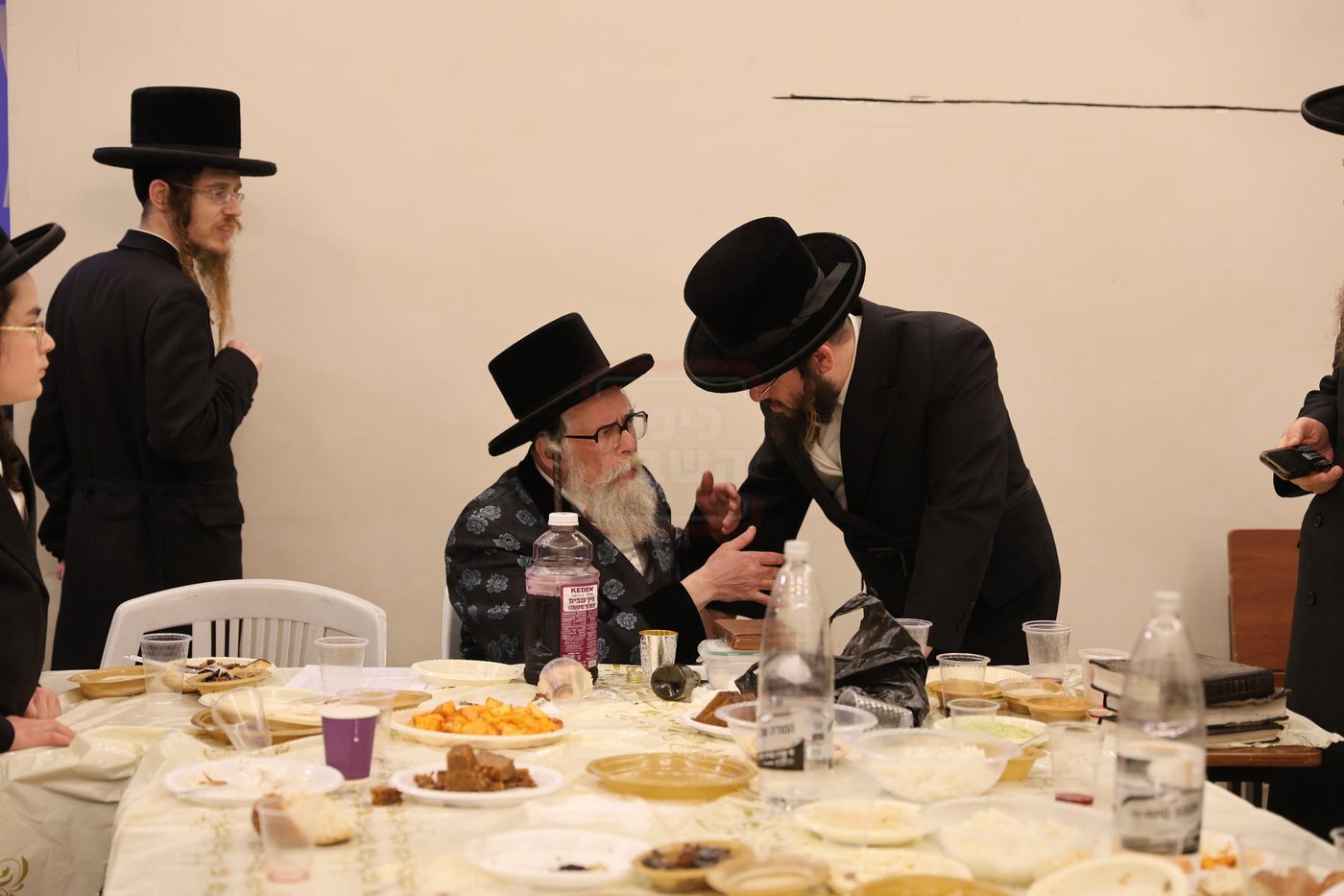 האדמו"ר מראזלא בהילולת הרה"ק מקרעסטיר