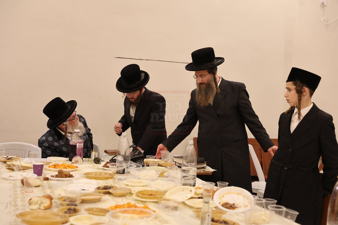 האדמו"ר מראזלא בהילולת הרה"ק מקרעסטיר