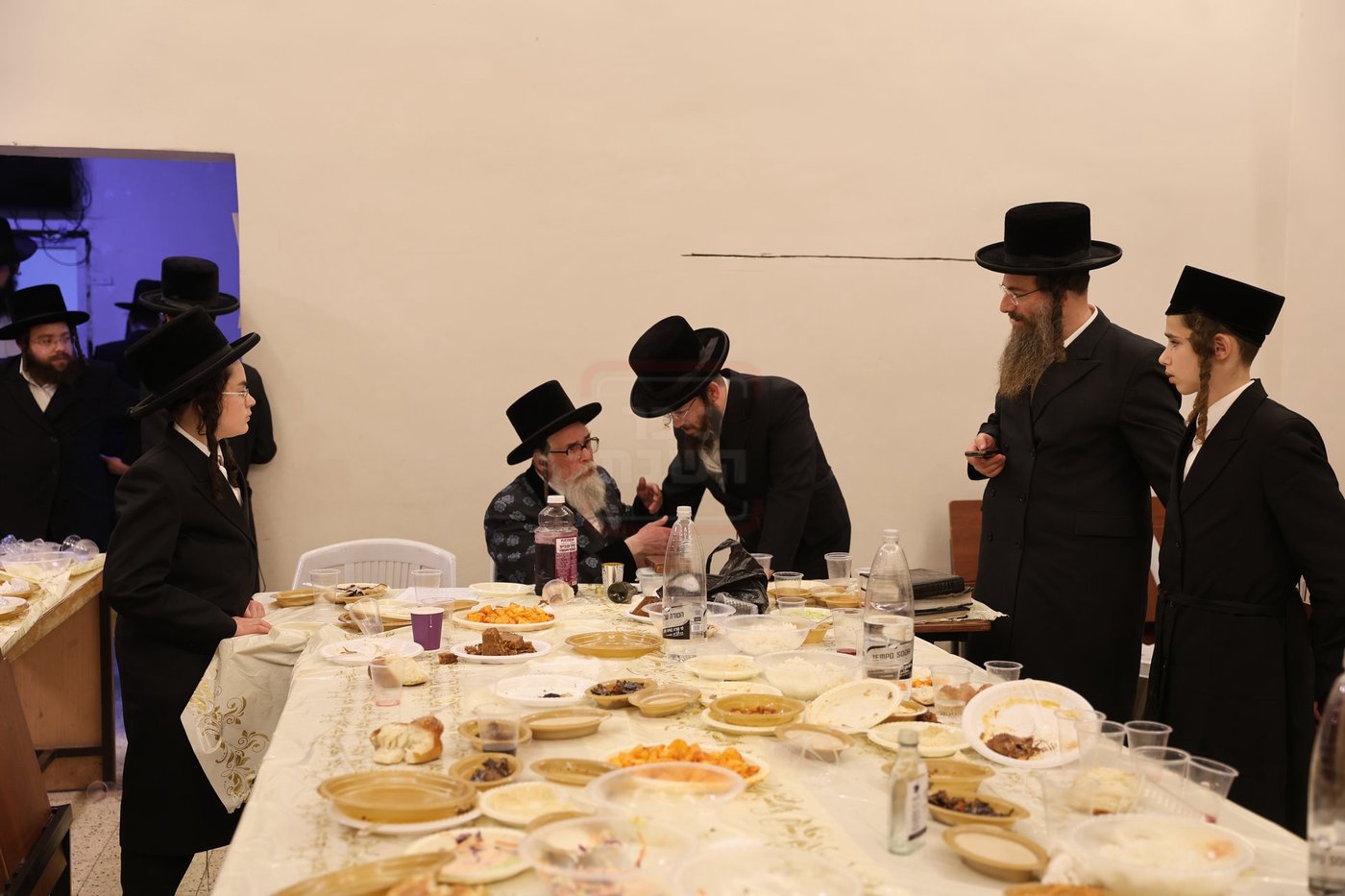 האדמו"ר מראזלא בהילולת הרה"ק מקרעסטיר