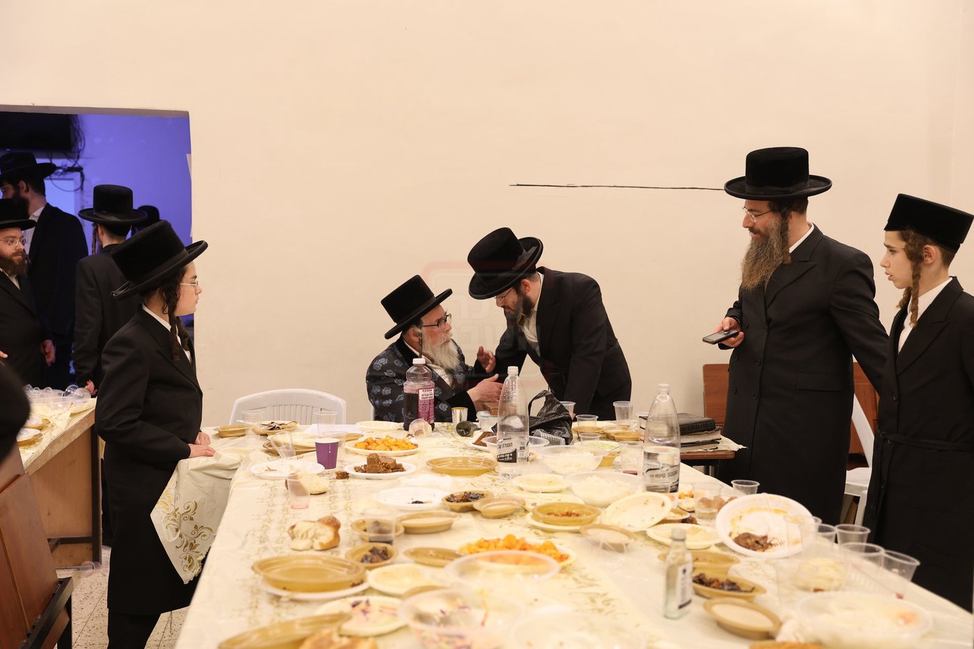 האדמו"ר מראזלא בהילולת הרה"ק מקרעסטיר