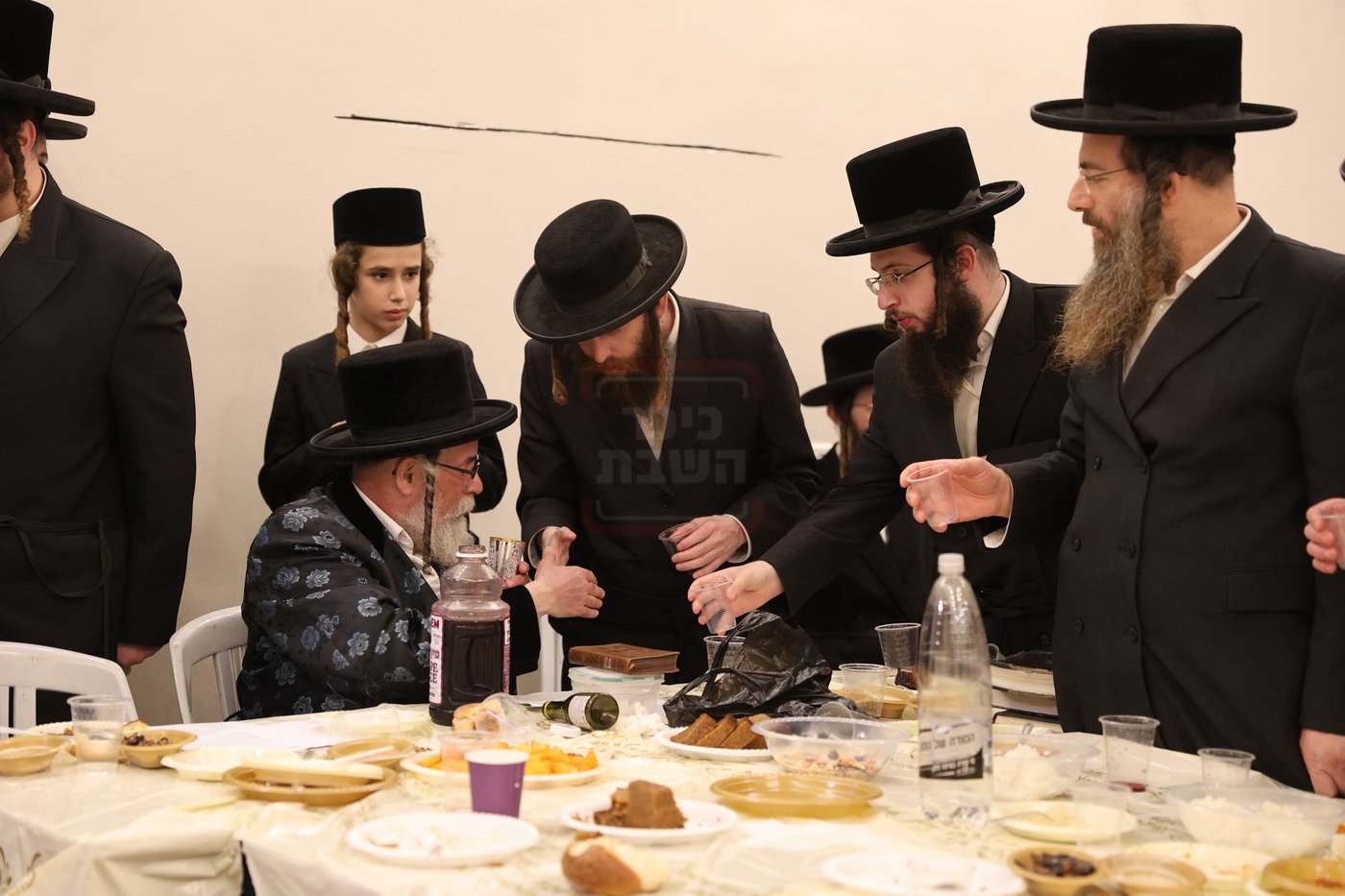 האדמו"ר מראזלא בהילולת הרה"ק מקרעסטיר